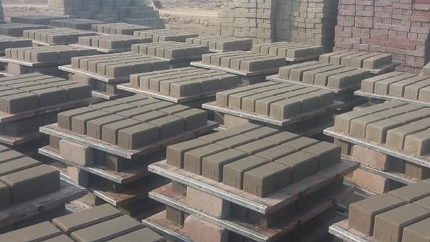 Construction Waste Recycling Solution for Pavement Bricks | QT12-15 Block Machine Project
